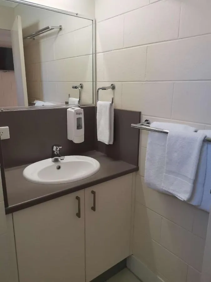 Nambour Lodge Motel 3*,